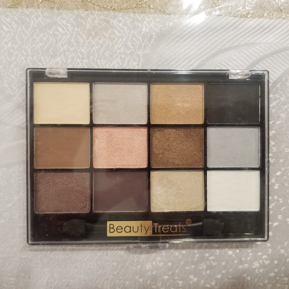 Beauty Treats eyeshadow palette